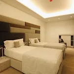 Cosmo Aparthotel 4*