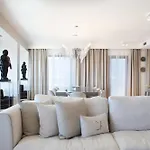 Cosmo 4*