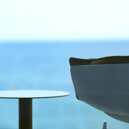 Cosmo 4* بلاتجا ذارو