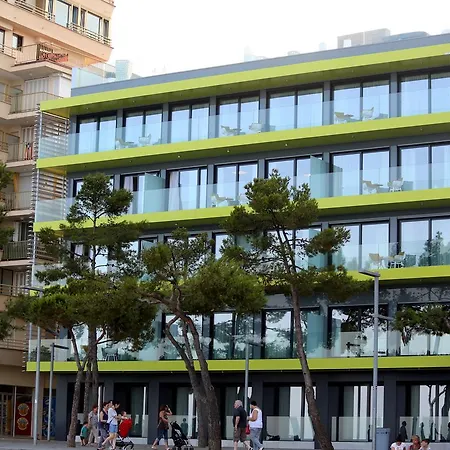 Cosmo Aparthotel 4*