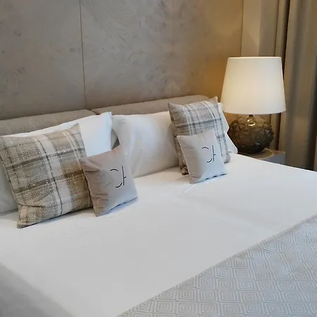 Cosmo Aparthotel 4*