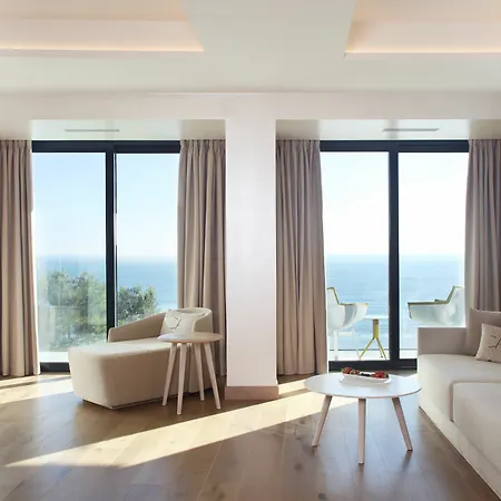 Cosmo بلاتجا ذارو