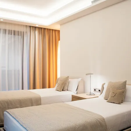 Cosmo بلاتجا ذارو