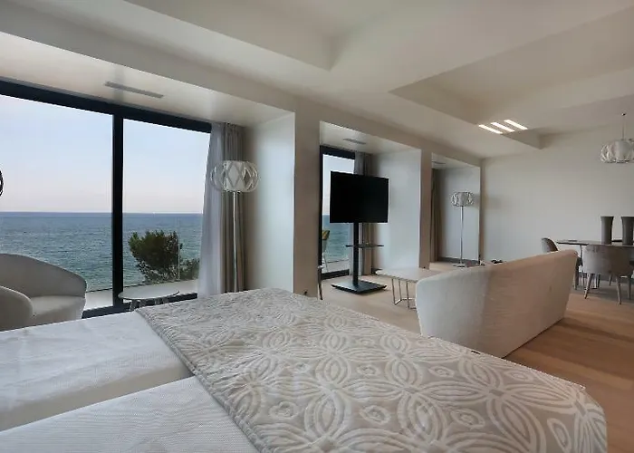 Cosmo Apart-hotel 4*